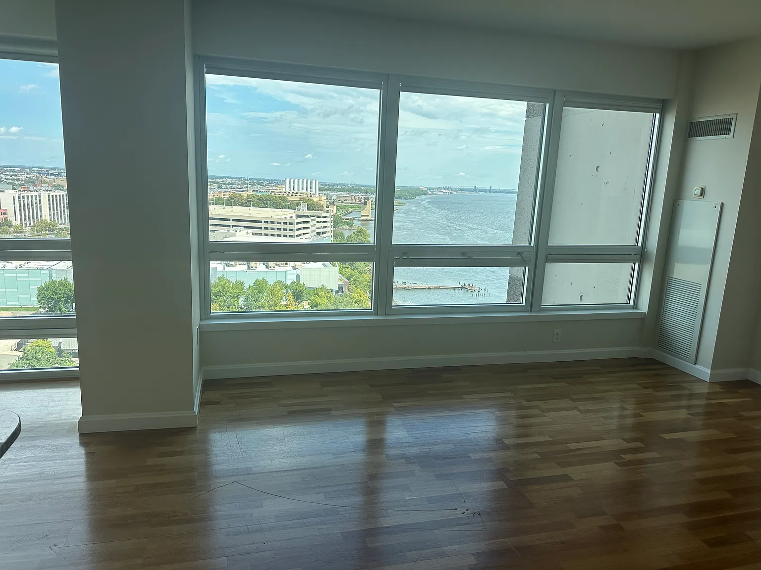 2 bed, 2.5 bath, 1568 sqft, $3,999 — Photo 4