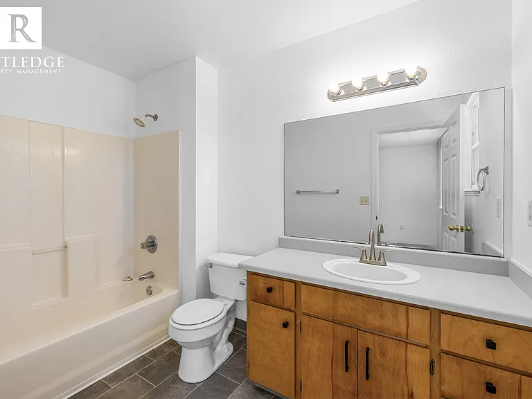 164 S Haskell St — Photo 14