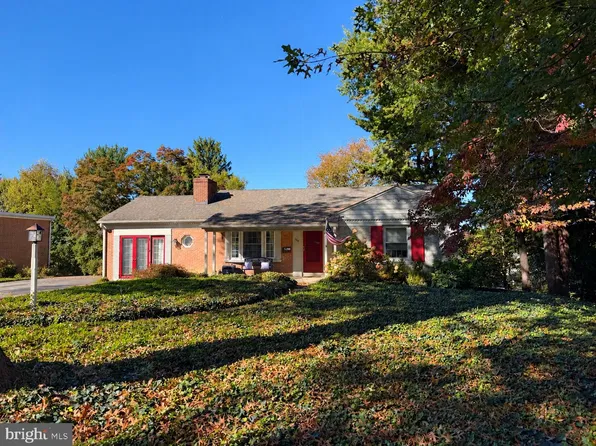 204 Eisenhower Blvd, Lancaster, PA 17603