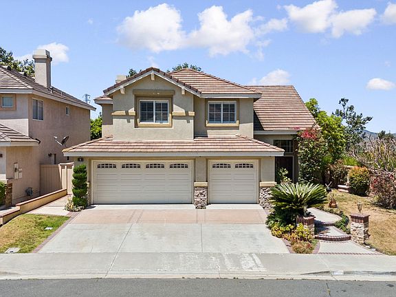 3rd image of 1 Peacock Ct