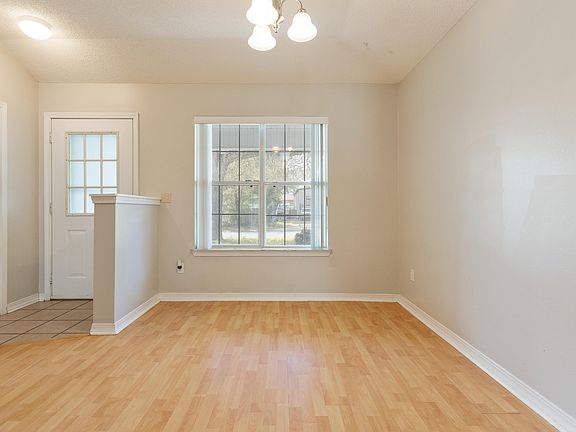 5th image of 119 Oakhill Ave