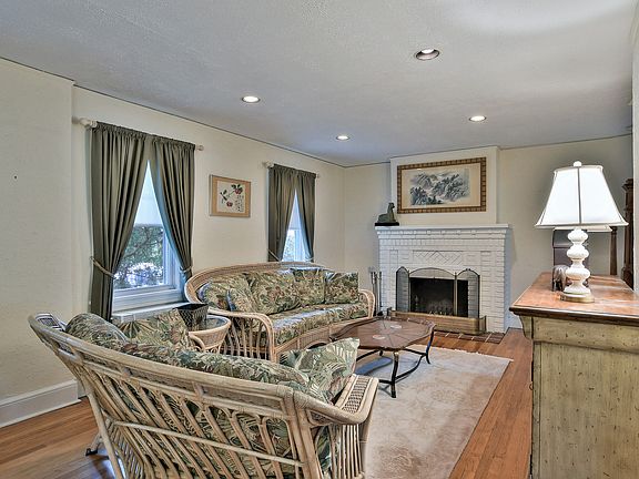 4th image of 61 Grandview Ave