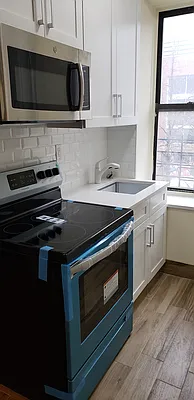 Rented by MCR Realty | media 19