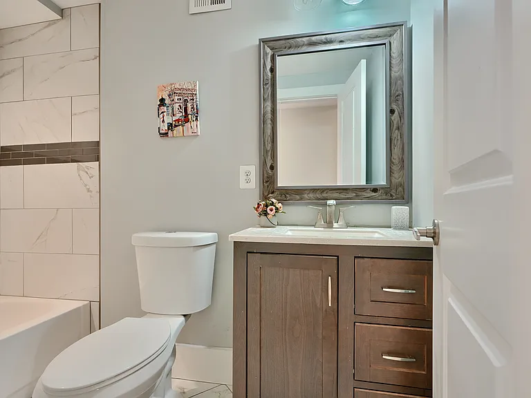 Second bedroom/office full bathroom