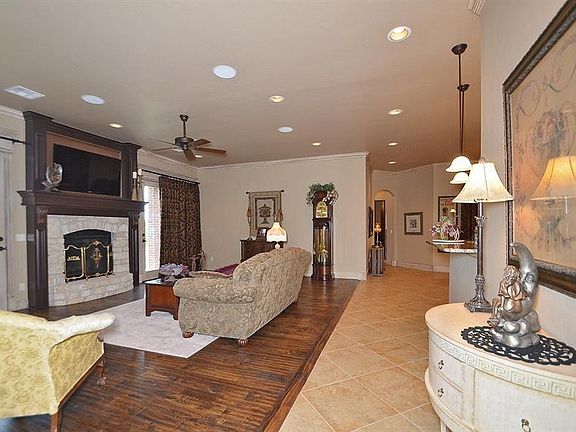 3rd image of 5500 NW 130th St