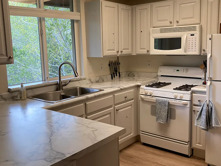 1600 Pinebrook Blvd #F9 — Photo 9