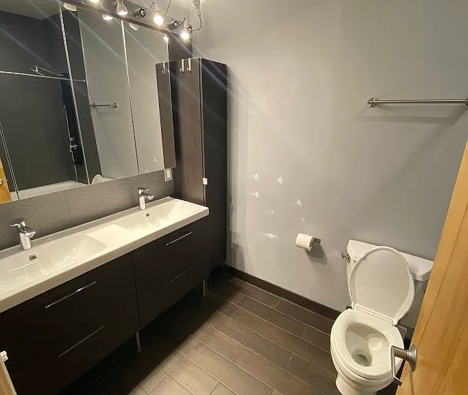 1934 N Washtenaw Ave #205 — Photo 4