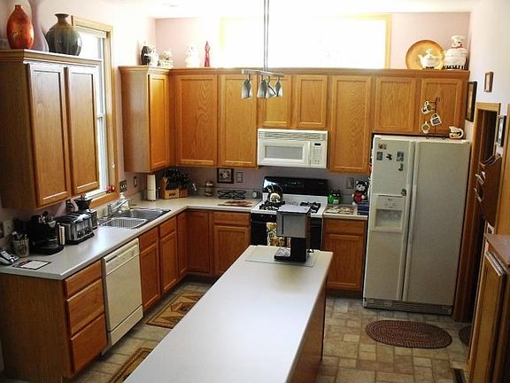 3rd image of 1258 Tulip Ln