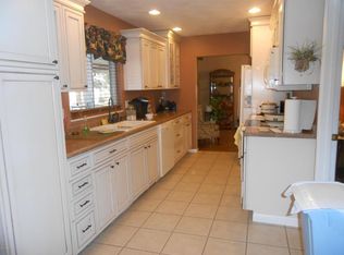 17 Monroe Ave, Salem, IL 62881