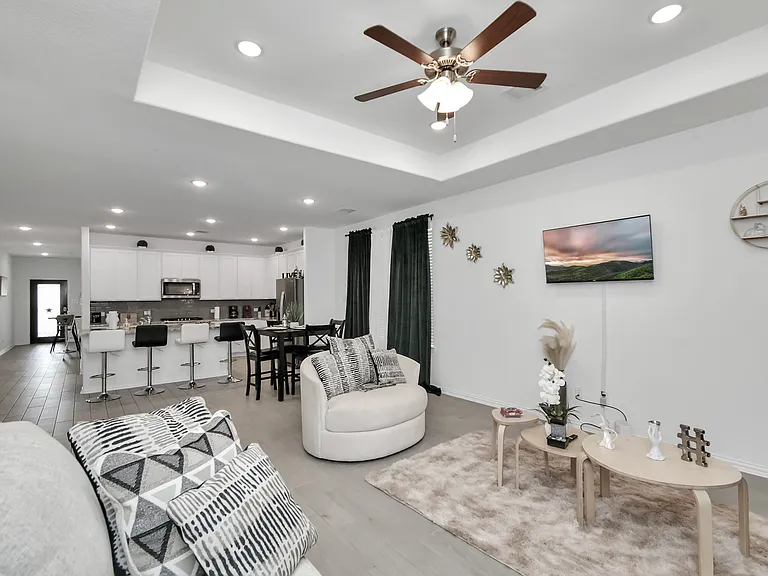 Royal Palm Dr — Photo 2