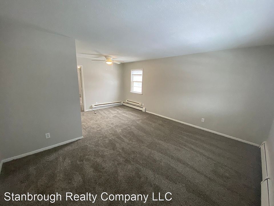 1st image of 910 9th St #6