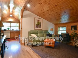 101 King Rd UNIT B, Saratoga Springs, NY 12866