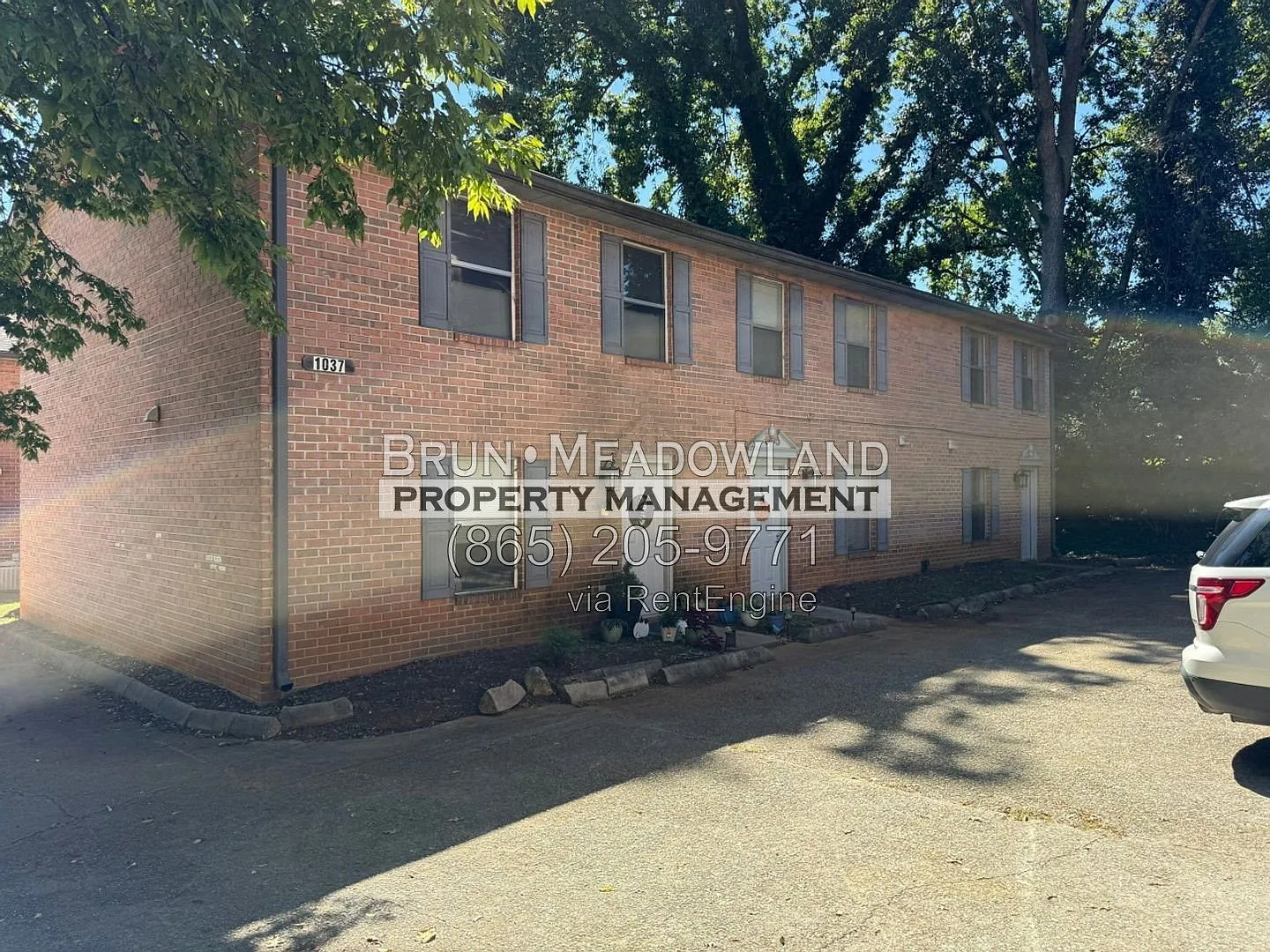 1 bed, 1.5 bath, 1190 sqft, $1,125 — Photo 3