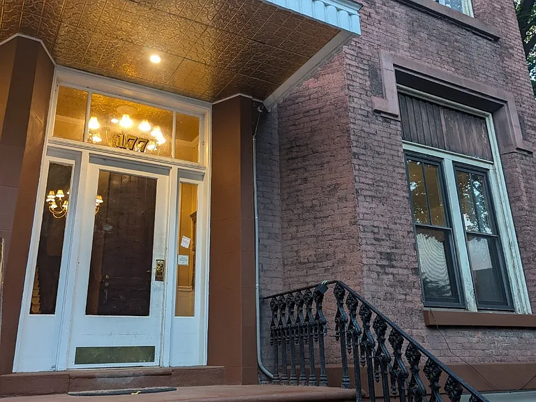 177 2nd St #1R — Photo 26