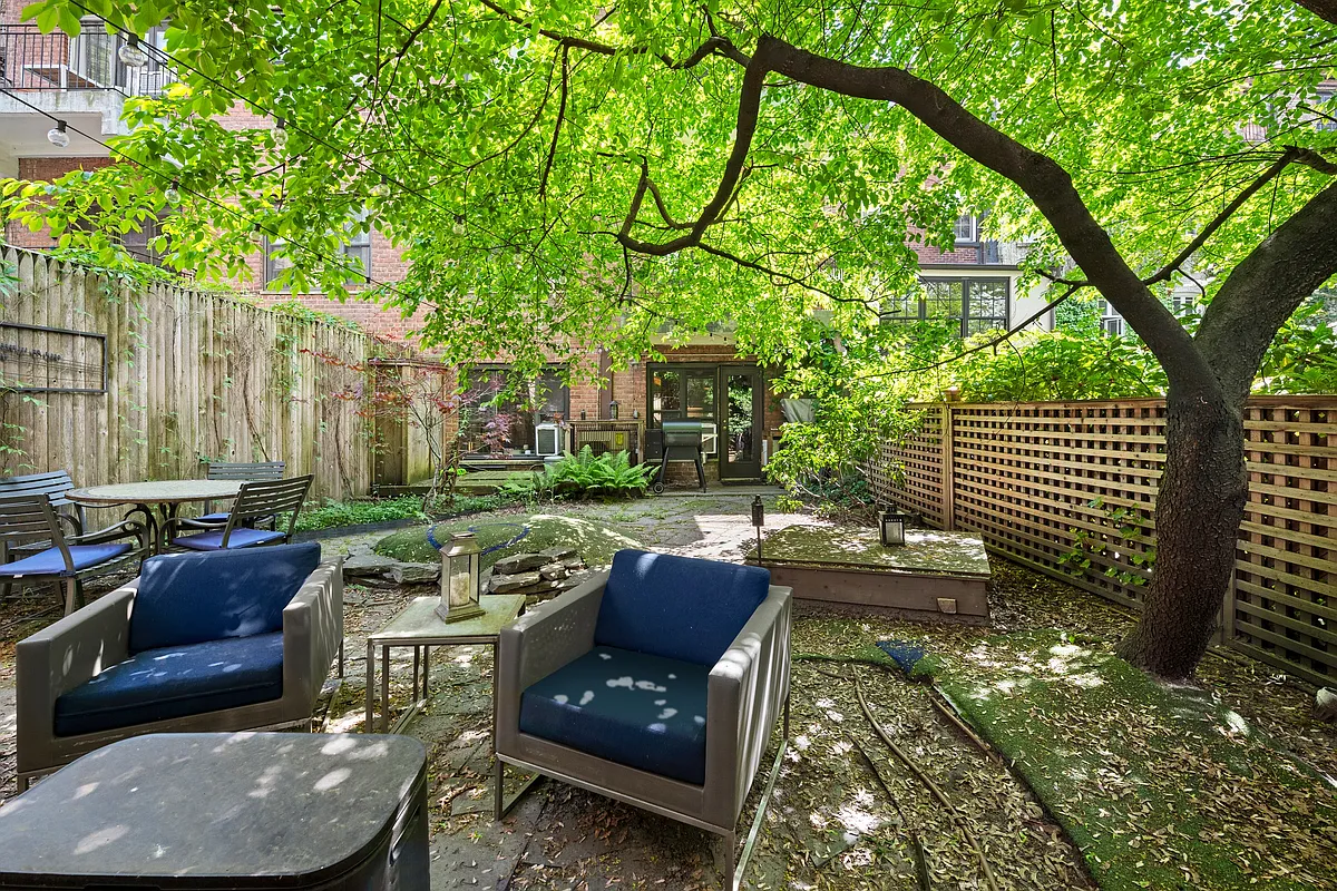 11 Charlton St Unit 1AB  