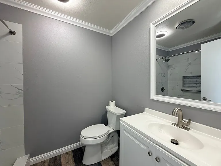 1310 N G St — Photo 6