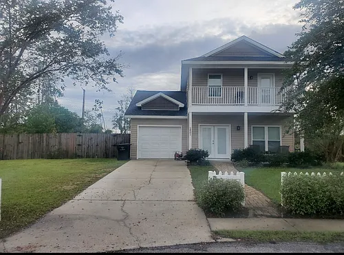 2601 Laurel Dr Photo 1