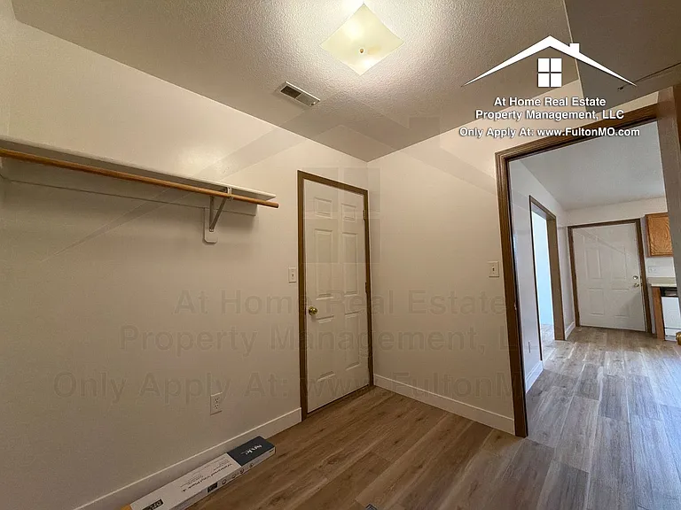 469471 Law Ct — Photo 25