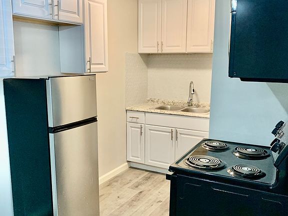 4th image of 6702 Fulton St #14