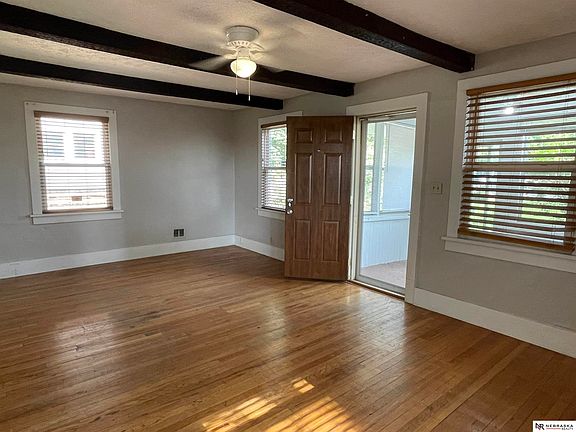 5th image of 3049 Newport Ave