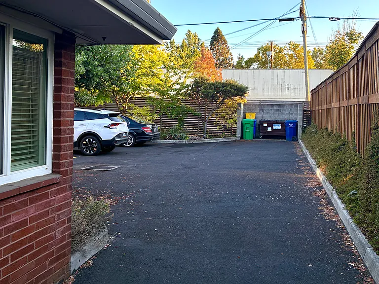 6112 N Lovely St — Photo 23