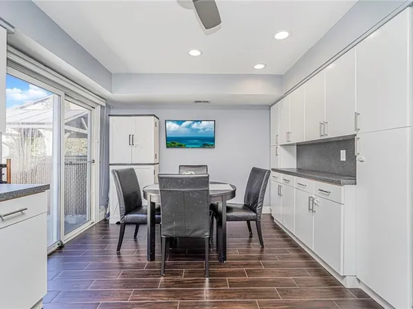 69 Rolling Hill Green image 10 of 30