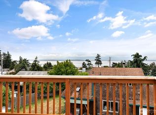 1240 Admirals Dr, Coupeville, WA 98239