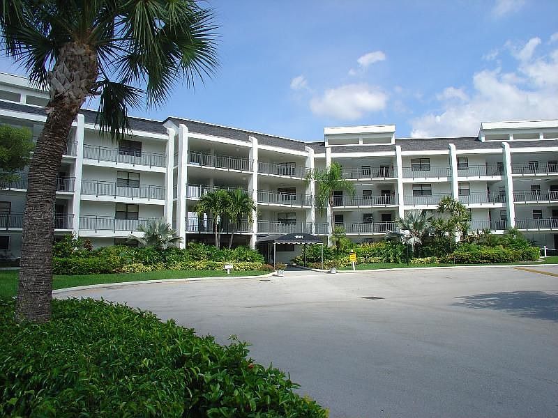 1st image of 16051 Blatt Blvd APT 302