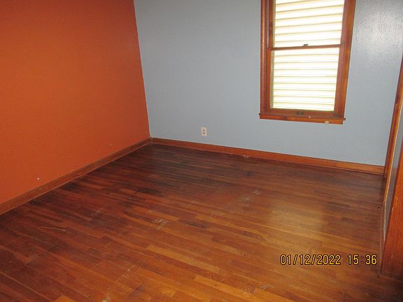 5th image of 1101 Woodlawn Dr