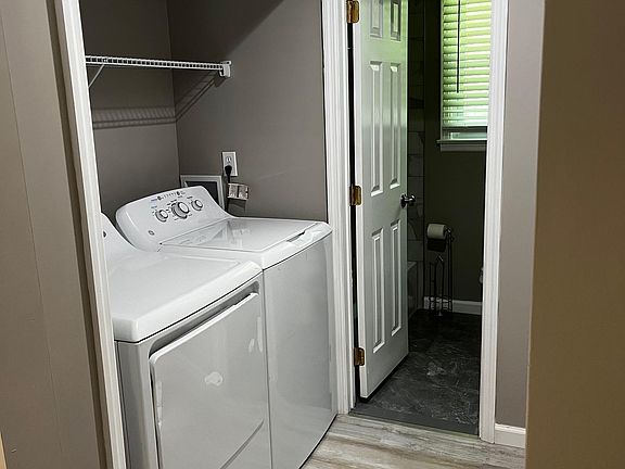 5th image of 10E2 Jonquil Ln