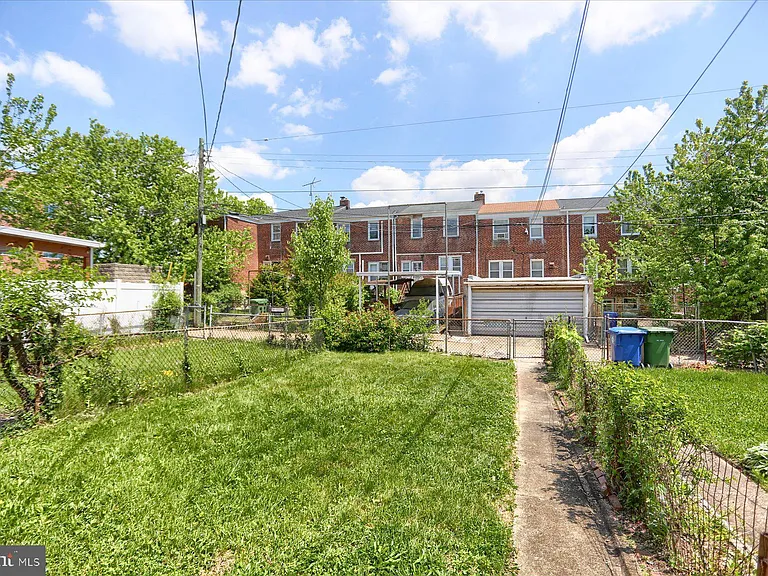 1323 N Kenwood Ave #1 — Photo 28