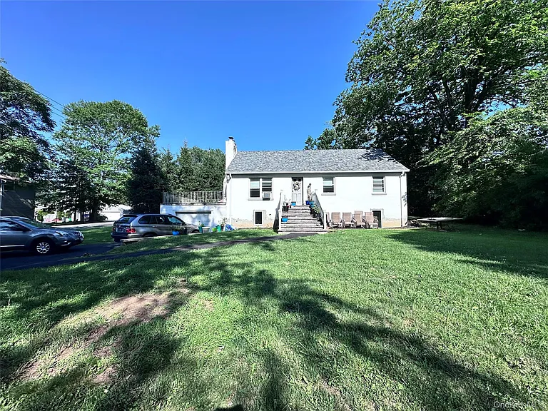 48 Medway Ave — Photo 1