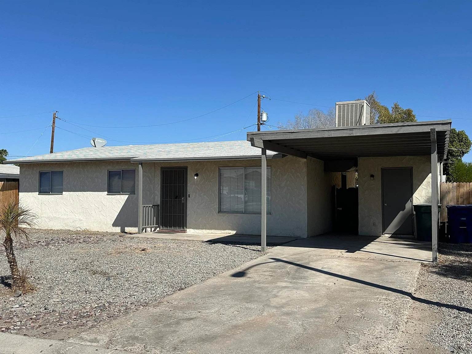 3 bed, 1.5 bath, 1064 sqft, $1,550 — Photo 1
