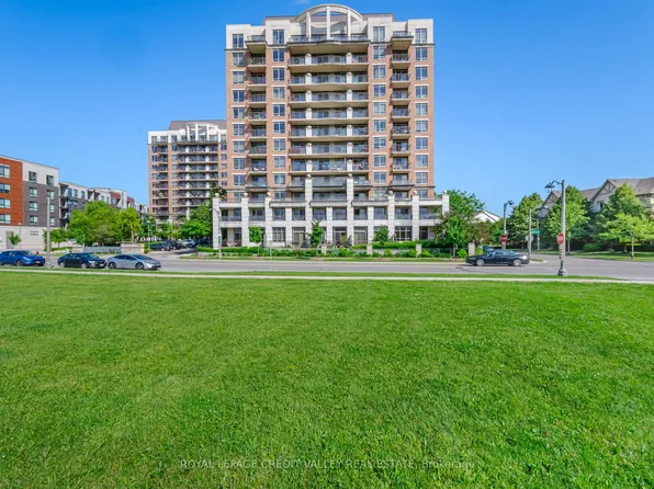 2379 Central Park Dr #501, Oakville, ON L6H 0E3