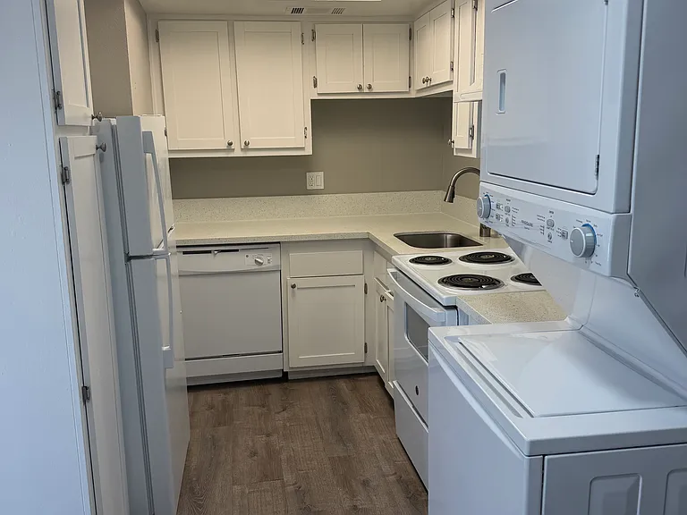 6420 Casada Way #6 — Photo 6
