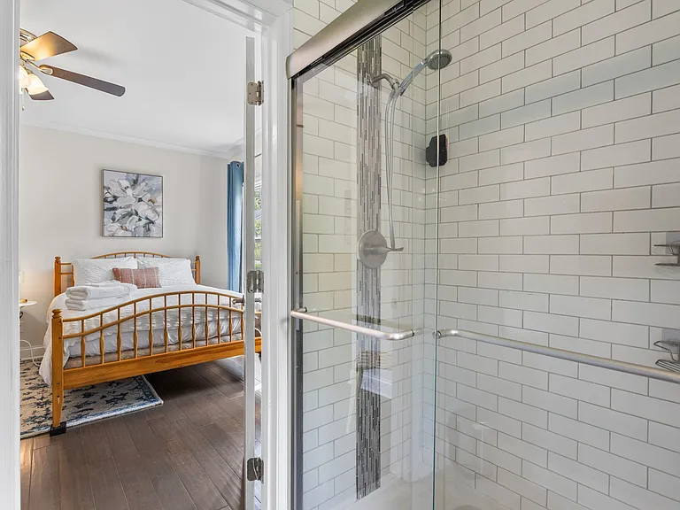 609 N Hyde Park Ave — Photo 23