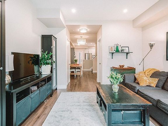 3rd image of 218 Carnarvon St #308