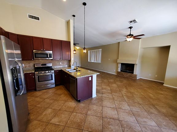 3rd image of 6721 W Dublin Ln
