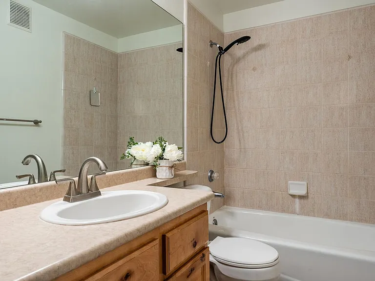 1600 Pinebrook Blvd #G1 — Photo 5