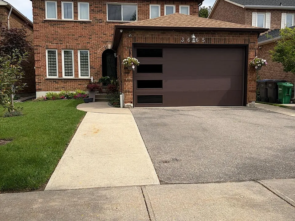 3665 Colonial Dr