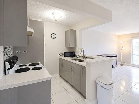 4th image of 7155 Miami Lakes Dr APT P4
