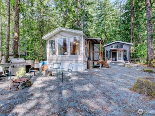 40 Riverside Drive, Deming, WA 98244