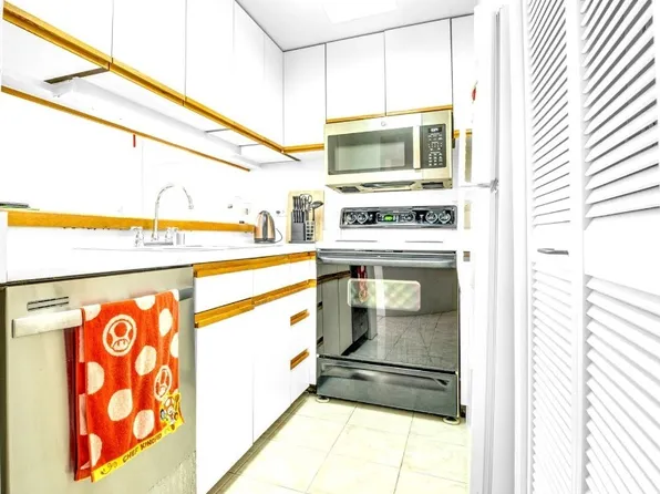 5333 Likini St APT 1410, Honolulu, HI 96818