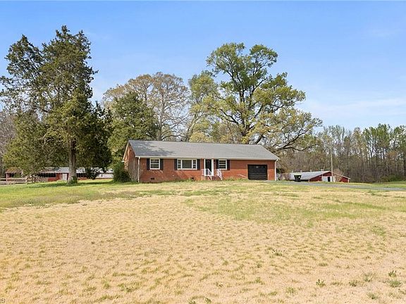 3rd image of 1561 Handy Rd