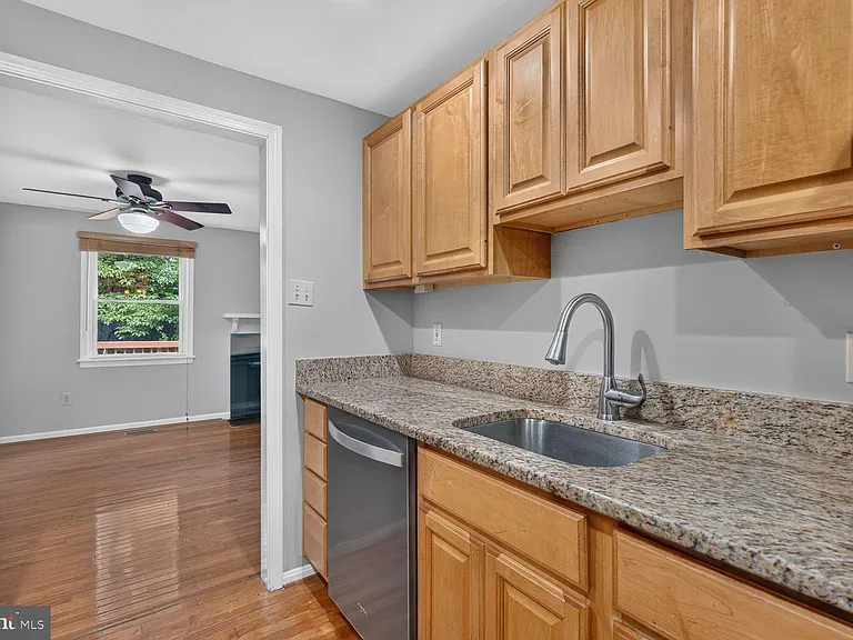 8228 Goldstream Ct — Photo 12