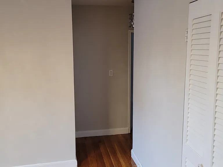 65 Chiswick Rd #3 — Photo 9