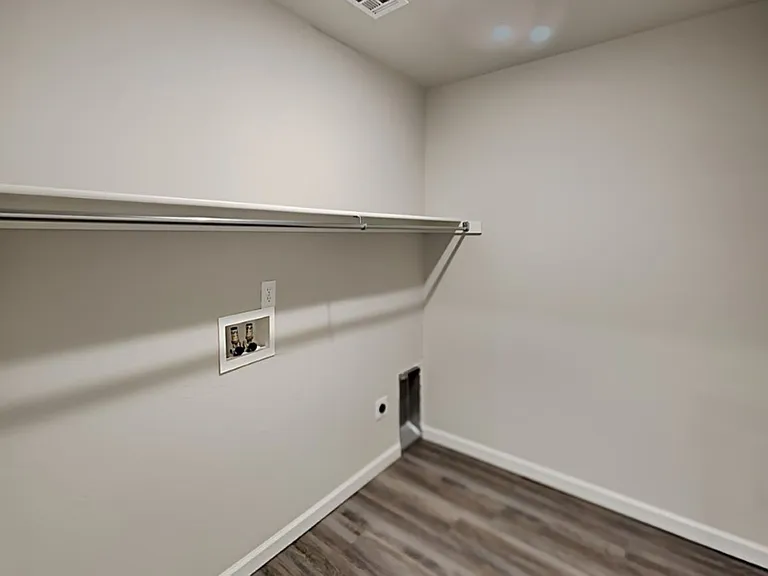 491 Hardesty Dr — Photo 15