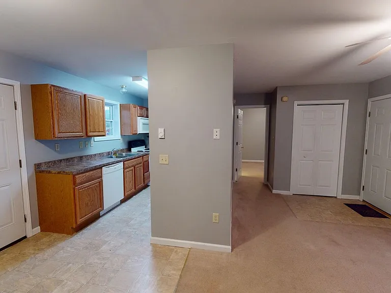 251 Underwood St — Photo 4