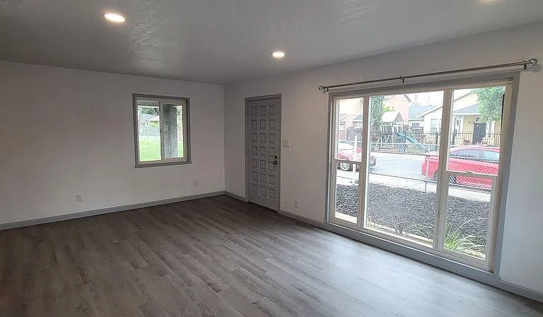 4810 Mascot Ave — Photo 3