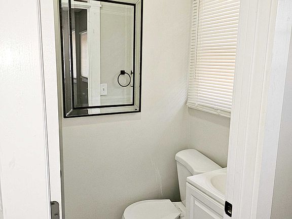 5th image of 1808 Holman St